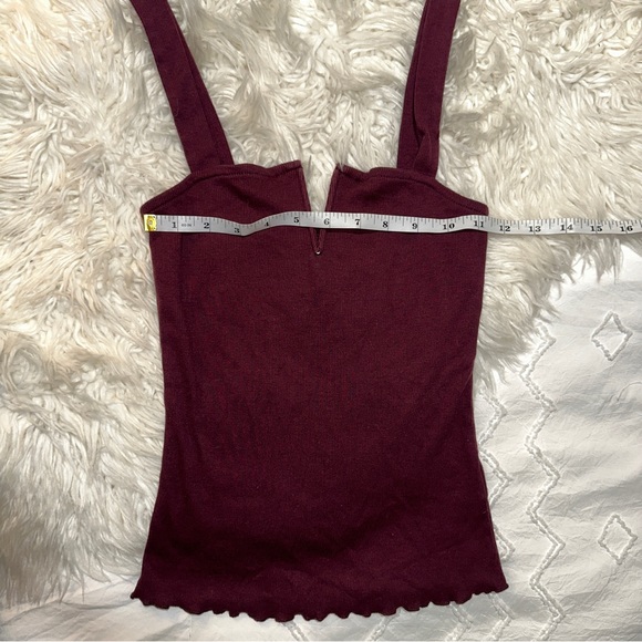 American Eagle | Seriously Soft Square Neck V Wire Layering Ribbed Tank Top - Picture 8 of 10